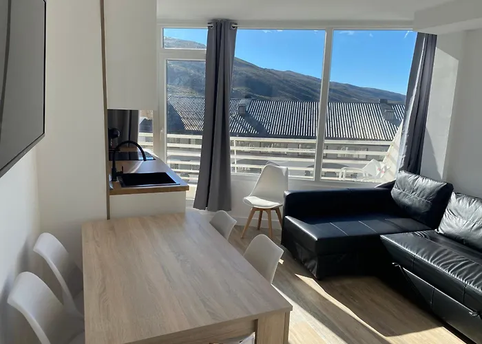 Plaza Pradollano 1 *